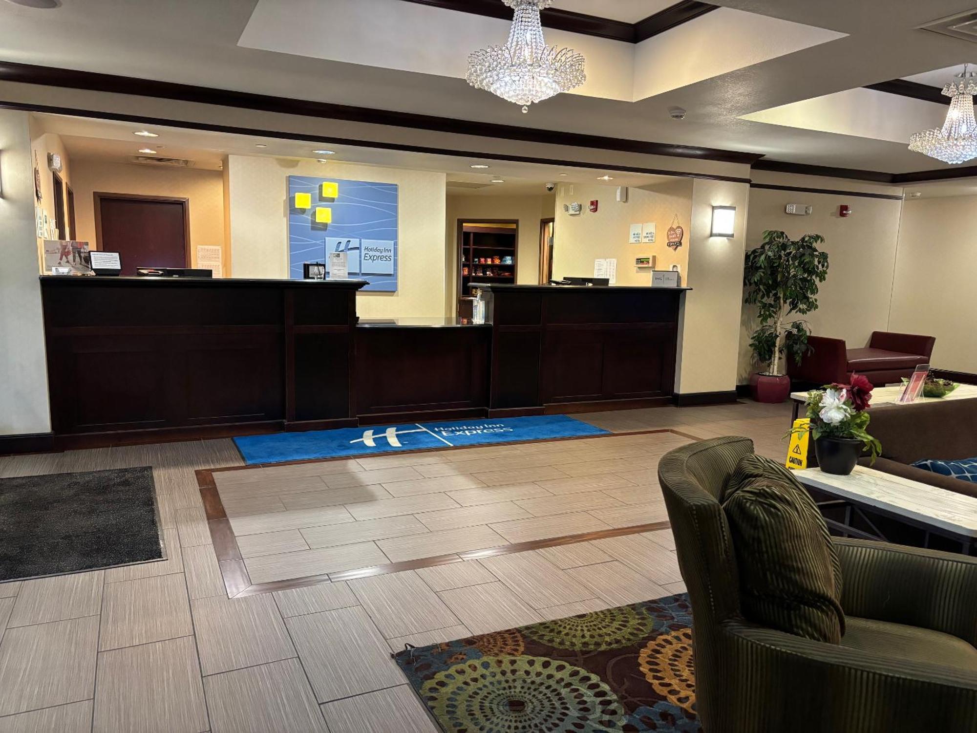 Belle Vernon Holiday Inn Express מראה חיצוני תמונה