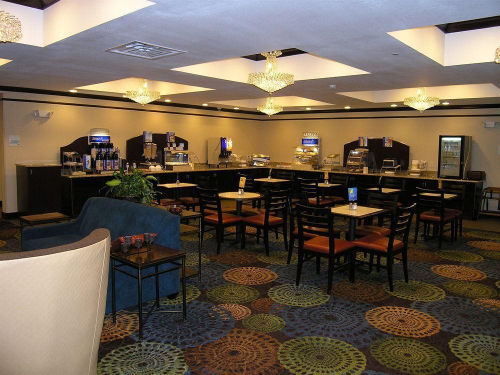 Belle Vernon Holiday Inn Express מראה חיצוני תמונה