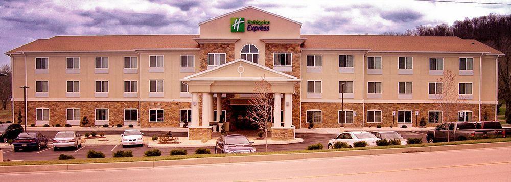 Belle Vernon Holiday Inn Express מראה חיצוני תמונה