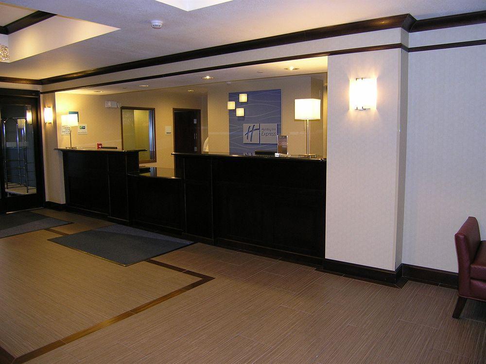 Belle Vernon Holiday Inn Express מראה חיצוני תמונה