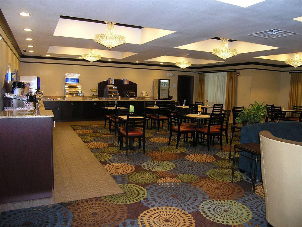 Belle Vernon Holiday Inn Express מראה חיצוני תמונה